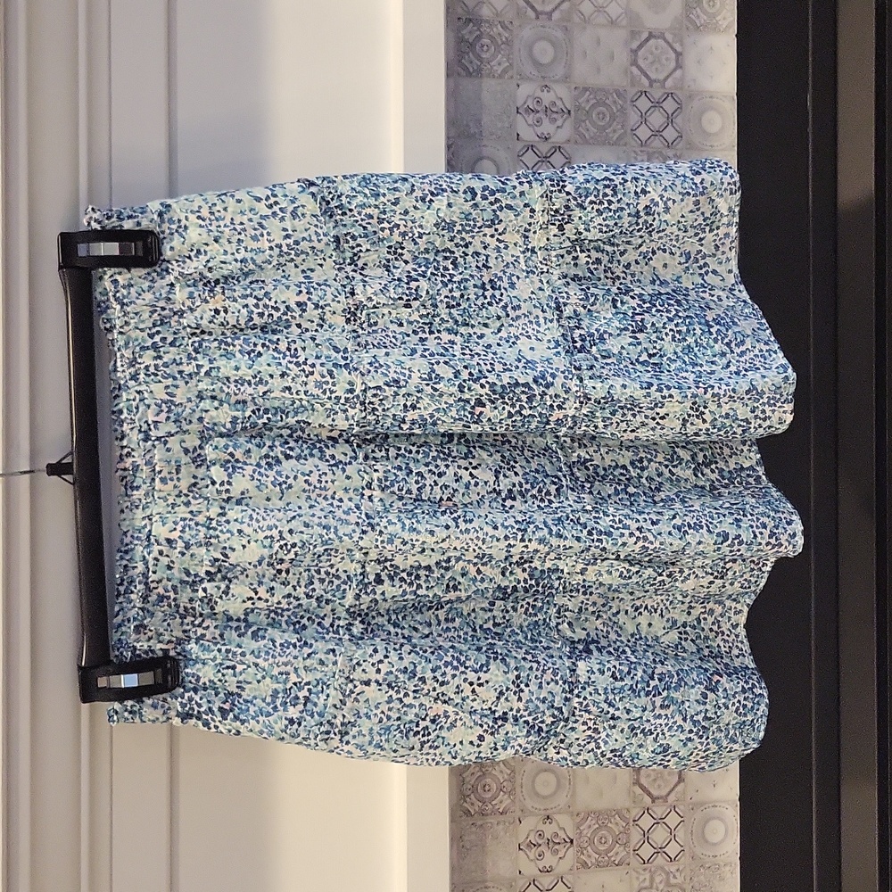 Womens Loft XS blue floral mini skirt with silver sparkle running through it